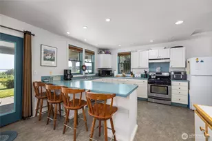 754 Livingston Bay Shore Dr, Camano Island, WA 98282 - Photo 11