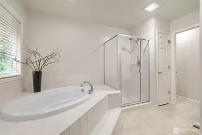 916 275th Place SE, Sammamish, WA 98075 - Photo 25