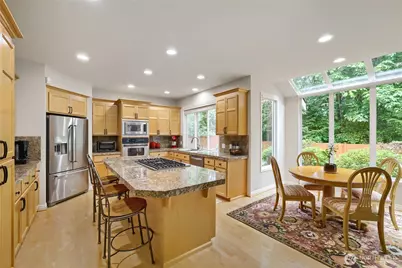 916 275th Place SE, Sammamish, WA 98075 - Photo 13