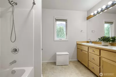 916 275th Place SE, Sammamish, WA 98075 - Photo 23