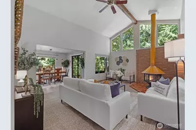 17116 Gravenstein Road, Bothell, WA 98012 - Photo 3