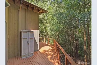 17116 Gravenstein Road, Bothell, WA 98012 - Photo 23