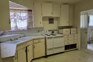 811 Lewis Ave, Sumner, WA 98390 - Photo 5