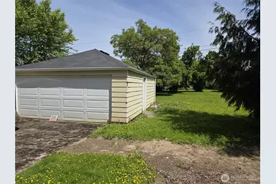 811 Lewis Avenue, Sumner, WA 98390 - Photo 9