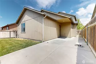 1143 Southwest Carver Street, College Place, WA 99324 - Photo 27