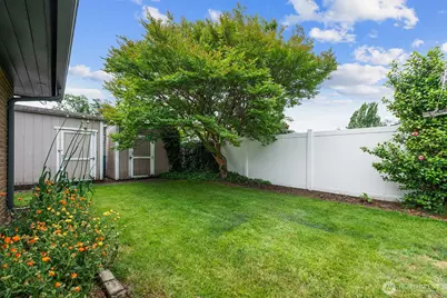 827 N 1st Street, Renton, WA 98057 - Photo 19