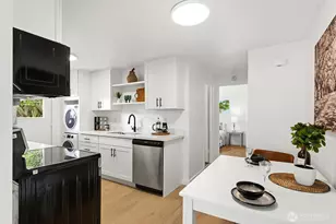 827 N 1st St, Renton, WA 98057 - Photo 9