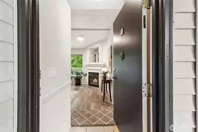 25235 SE Klahanie Boulevard #E305, Sammamish, WA 98029 - Photo 3