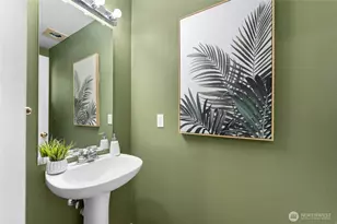 10030 Holly Dr, Everett, WA 98204 - Photo 11