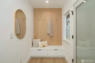 537 N 70th St, Seattle, WA 98103 - Photo 5