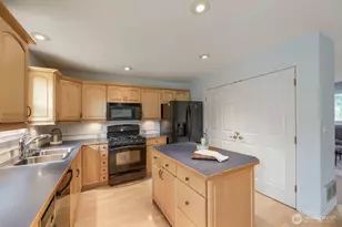 10332 27th Dr SE, Everett, WA 98208 - Photo 9