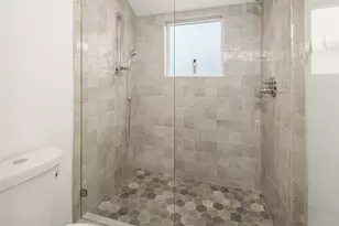 533 B N 70th St, Seattle, WA 98103 - Photo 17