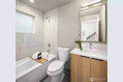 533 B N 70th Street, Seattle, WA 98103 - Photo 13