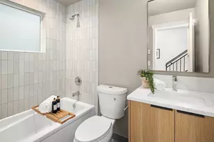 533 B N 70th St, Seattle, WA 98103 - Photo 13