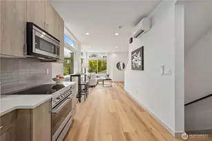 7013 9th Ave NE, Seattle, WA 98115 - Photo 5