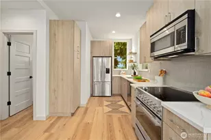 7013 9th Ave NE, Seattle, WA 98115 - Photo 3