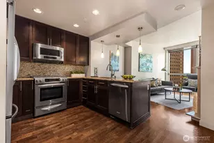10610 NE 9th Pl, Bellevue, WA 98004 - Photo 3
