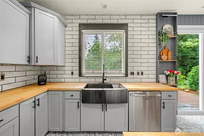 20316 77th Street Ct E, Bonney Lake, WA 98391 - Photo 15