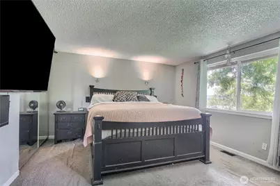 707 Alvord Avenue N, Kent, WA 98031 - Photo 15