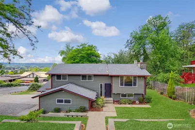707 Alvord Avenue N, Kent, WA 98031 - Photo 1