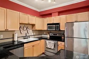 801 Rainier Ave N, Renton, WA 98057 - Photo 5