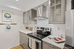 1926 Fairview Ave E, Seattle, WA 98102 - Photo 15
