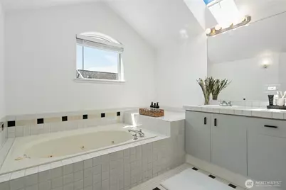 1926 Fairview Avenue E #307, Seattle, WA 98102 - Photo 27
