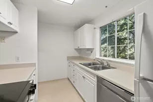 23339 Cedar Way, Mountlake Terrace, WA 98043 - Photo 11