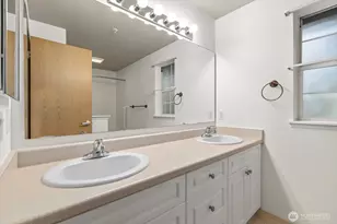 23339 Cedar Way, Mountlake Terrace, WA 98043 - Photo 15