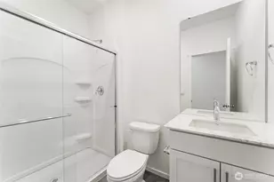 12823 8th Ave E, Tacoma, WA 98445 - Photo 15