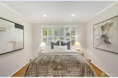 3657 W Viewmont Way W, Seattle, WA 98199 - Photo 19