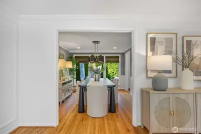 3657 W Viewmont Way W, Seattle, WA 98199 - Photo 9
