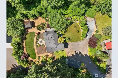 11323 E Riverside Drive, Bothell, WA 98011 - Photo 37