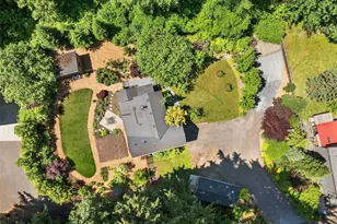 11323 E Riverside Dr, Bothell, WA 98011 - Photo 37