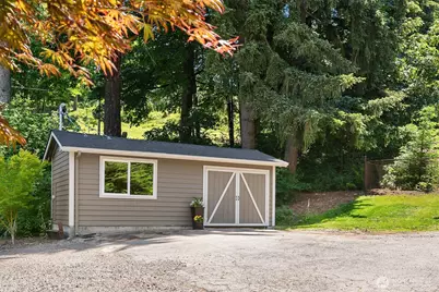 11323 E Riverside Drive, Bothell, WA 98011 - Photo 35