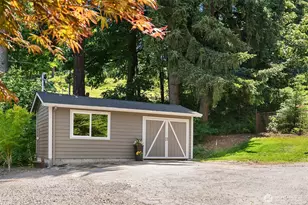 11323 E Riverside Dr, Bothell, WA 98011 - Photo 35