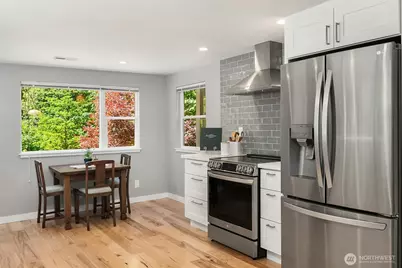 11323 E Riverside Drive, Bothell, WA 98011 - Photo 13