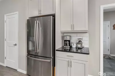 14605 179th Avenue E, Bonney Lake, WA 98391 - Photo 11