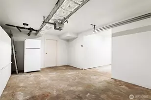 9701 Dayton Ave N, Seattle, WA 98103 - Photo 31