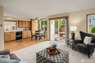 24213 SE 38th Pl, Sammamish, WA 98029 - Photo 9