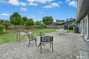 1310 121st Ave SE, Bellevue, WA 98005 - Photo 33