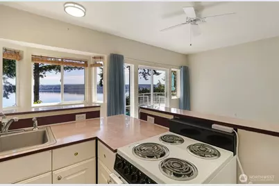 10125 Totem Way, Anderson Island, WA 98303 - Photo 29