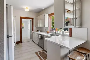 4754 4th Ave NE, Seattle, WA 98105 - Photo 11