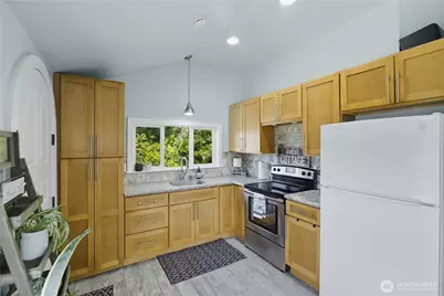 7110 Vandermark Road E, Bonney Lake, WA 98391 - Photo 31