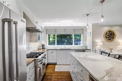 22201 NE 28th Place, Sammamish, WA 98074 - Photo 9