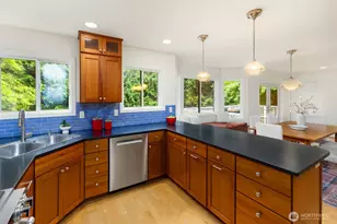 7045 NE Baker Hill Rd, Bainbridge Island, WA 98110 - Photo 13