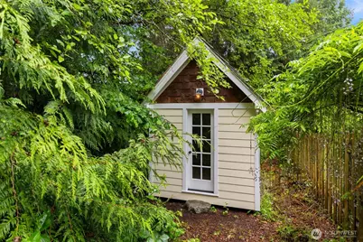 7045 NE Baker Hill Road, Bainbridge Island, WA 98110 - Photo 31