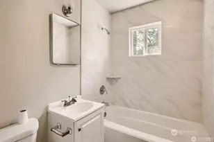 600 Wildwood Blvd SW, Issaquah, WA 98027 - Photo 3