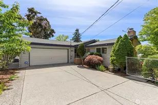 911 Chestnut St, Bremerton, WA 98310 - Photo 1