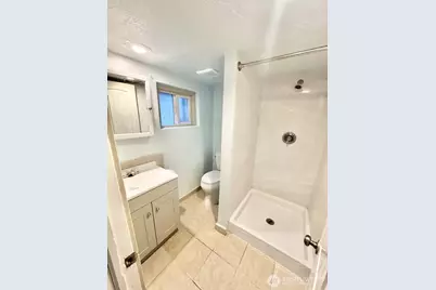 10033 Des Moines Memorial Drive S, Seattle, WA 98168 - Photo 21